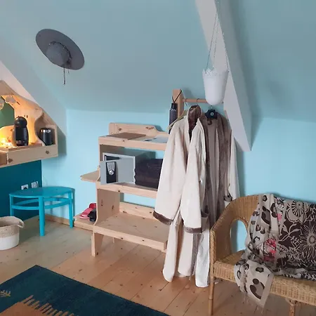 Lodge, Goas Rep Couette-café *